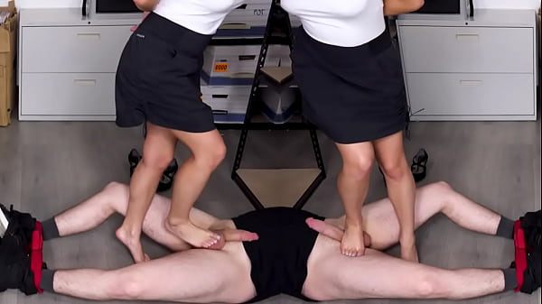 NICHE PARADE – Kira Perez Stomping On Logan Xander’s Balls