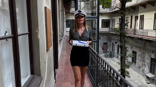 She’s a Hot MILF Pizza Girl and Takes My Dick Deep as a Tip
