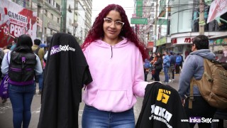 Venezolana delgada no vende ni un polo, pero aun así logra llevar “carne” a su mesa