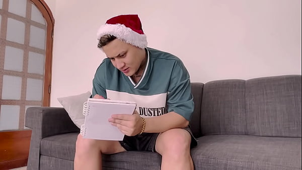 Christmas Surprise for a Swinger Couple: First Threesome with a Hot MILF – Karen Slent