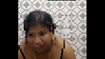 Indian desi milf bathroom hidden camera caught Viral MMS