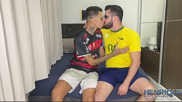 O MARIDO DA MINHA AMIGA QUIZ COMER MEU CUZINHO DEPOIS DO JOGO DO BRASIL